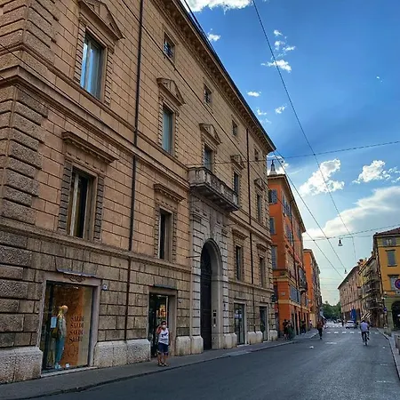 Appartamento Di Prestigio In Via Emilia Centro